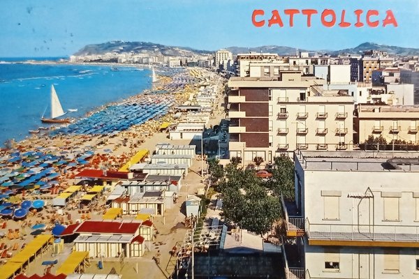 Cartolina - Cattolica - Panorama spiaggia e Alberghi - 1982