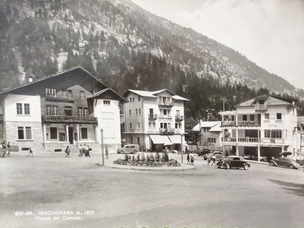 Cartolina - Macugnaga - Piazza del Comune - 1955 ca.