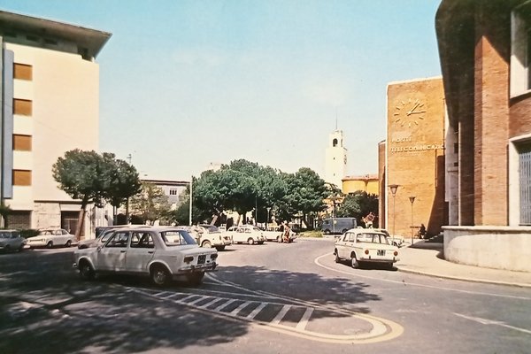 Cartolina - Latina - Piazza dei Bonificatori - 1965 ca.