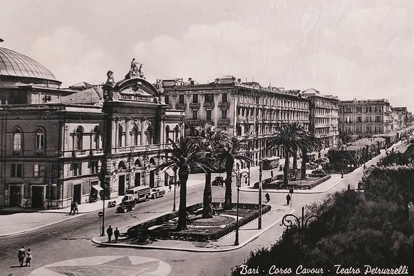 Cartolina - Bari - Corso Cavour - Teatro Petruzzelli - …