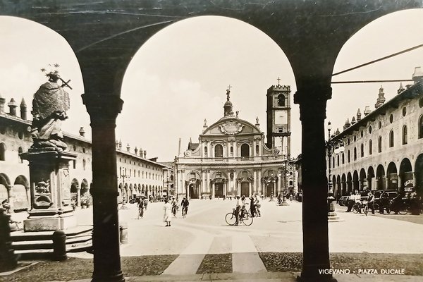 Cartolina - Vigevano - Piazza Ducale - 1950 ca.