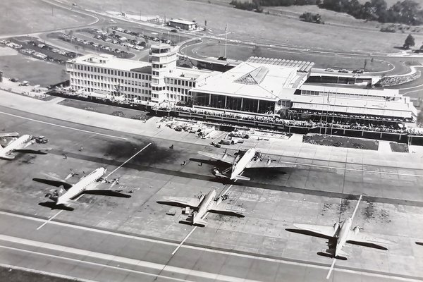 Cartolina - Aeroporto di Zurigo-Kloten (Flughafen Zürich) - 1966 | Immagine principale