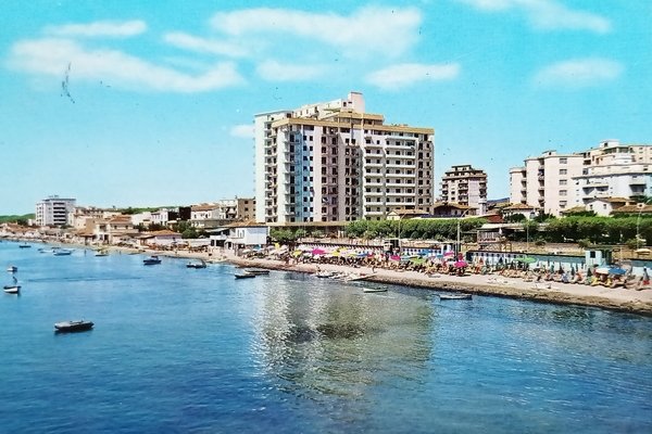 Cartolina - Follonica - Lungomare di Ponente - 1971