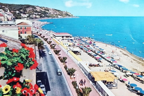 Cartolina - Cogoleto - Lungomare e Spiaggia - 1969