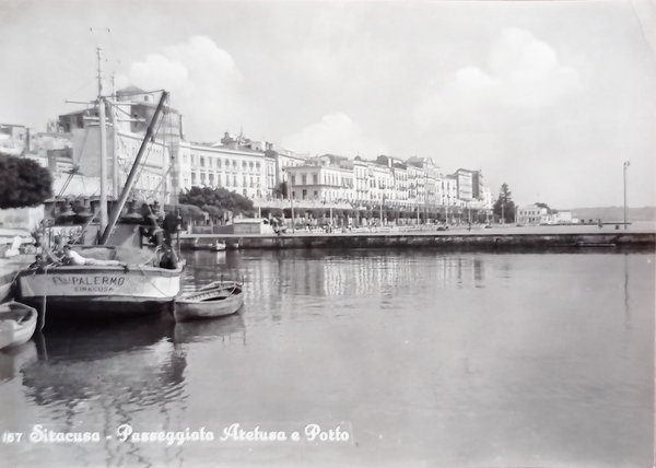 Cartolina - Siracusa - Passeggiata Aretusa e Porto - 1957