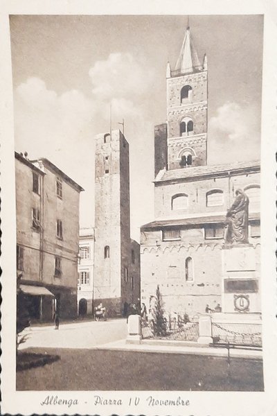 Cartolina Albenga - Piazza IV Novembre - 1953