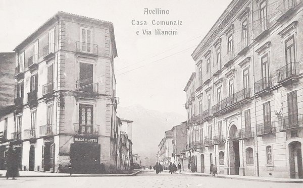 Cartolina Avellino - Casa Comunale e via Mancini - 1918