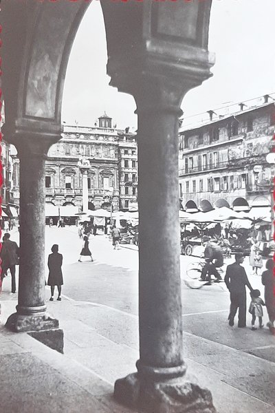 Cartolina Verona - Piazza Erbe - 1966