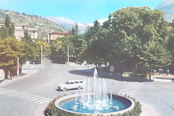 Cartolina Aosta - Piazza Stazione - Fontana luminosa - 1969