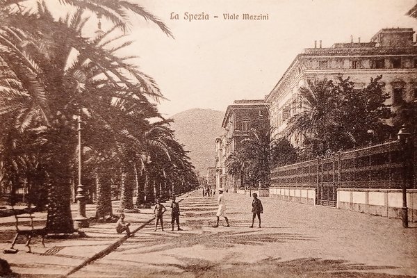 Cartolina - La Spezia - Viale Mazzini - 1922