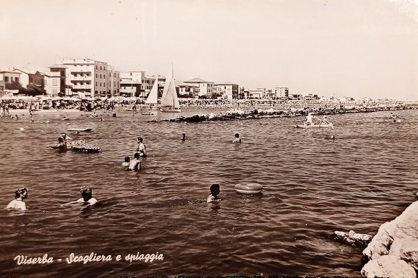 Cartolina - Viserba - Scogliera e spiaggia - 1961