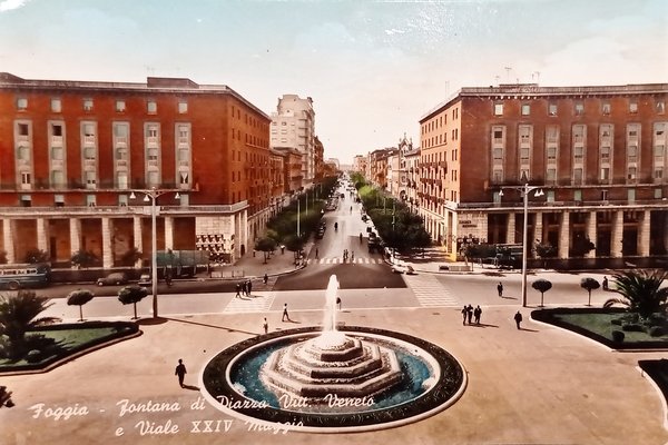 Cartolina - Foggia - Fontana di Piazza Vittorio Veneto e …