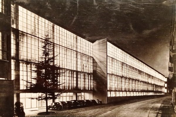 Cartolina - Olivetti - Visione notturna dello Stabilimento di Ivrea …