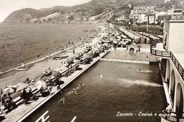 Cartolina - Levanto - Casinò e Spiaggia - 1964