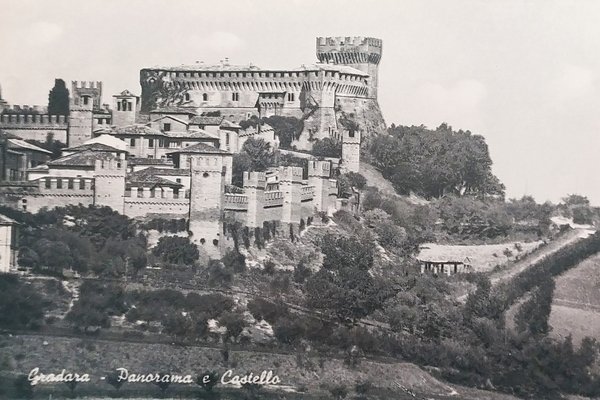 Cartolina - Gradara - Panorama e Castello - 1960 ca.