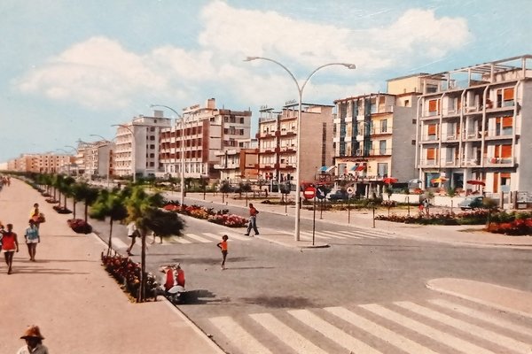 Cartolina - Lido di Sottomarina - Lungomare - 1966