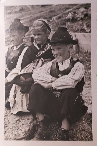 Cartolina - Costumi - Dalla Valle di Sarentino - ( …