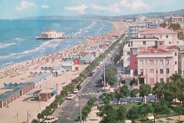 Cartolina - Senigallia - Lungomare e spiaggia - 1974
