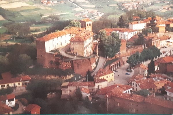 Cartolina - Moncucco Torinese - Castello e Centro Storico - …