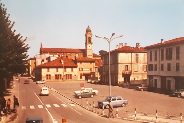 Cartolina - Belgioioso - Piazza V. Veneto - 1977