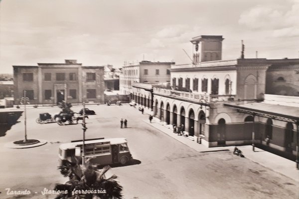 Cartolina - Taranto - Stazione ferroviaria - 1968