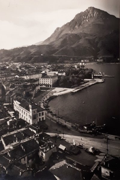 Cartolina - Lecco nel sorriso del suo bacino - 1956