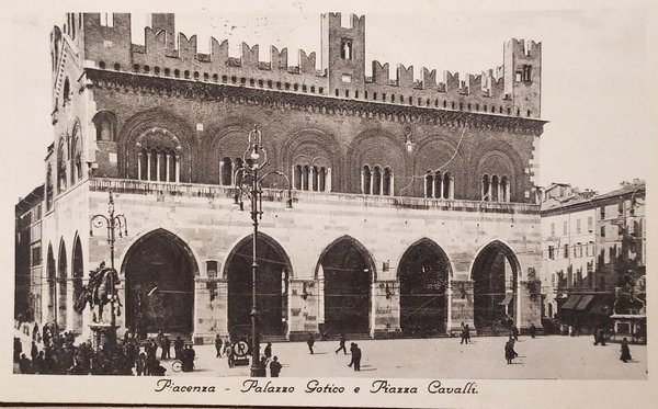 Cartolina - Piacenza - Palazzo Gotico e pIazza Cavalli - …
