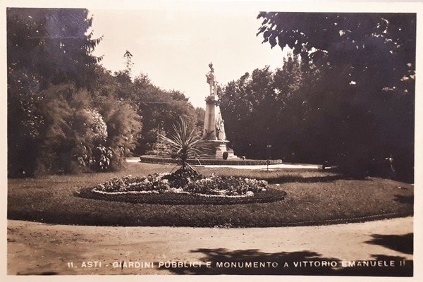 Cartolina - Asti - Giardini Pubblici e Monumento a Vittorio … | Immagine principale