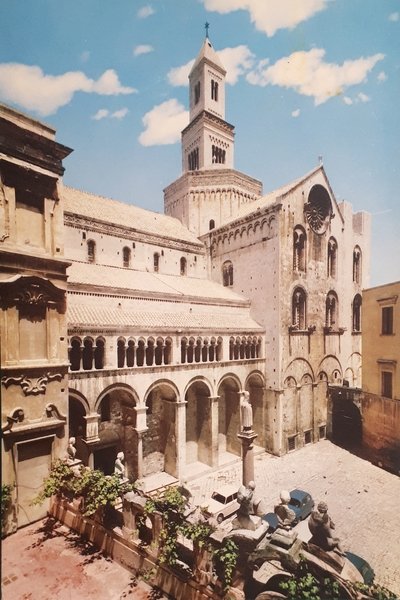Cartolina - Bari - La Cattedrale veduta dal cortile dell'Episcopio- …