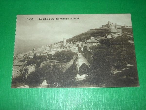 Cartolina Assisi - La Città vista dai Giardini Pubblici 1920 …