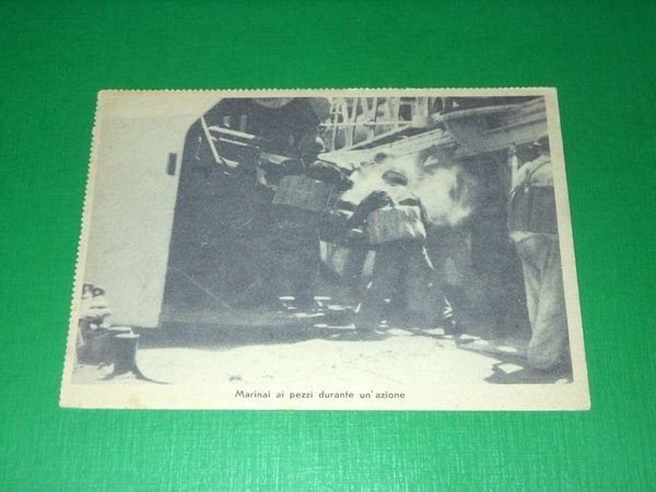 Cartolina Militaria WWII - Marinai ai pezzi durante un' azione …
