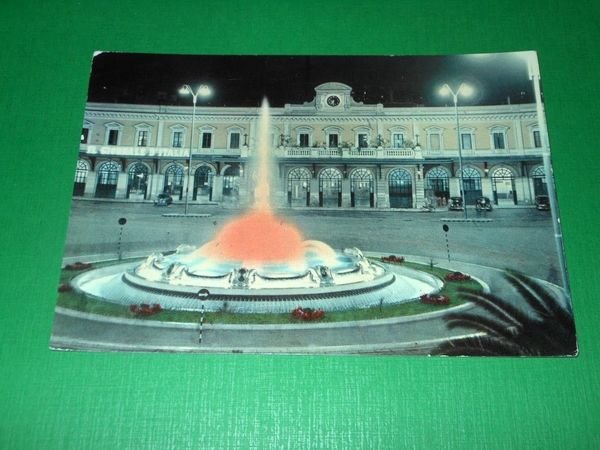 Cartolina Bari - Piazza Roma - Stazione Ferroviaria ( notturno …