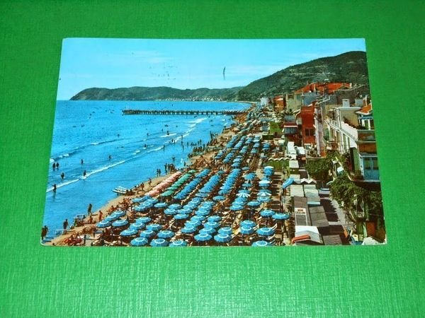 Cartolina Alassio - Spiaggia 1966.