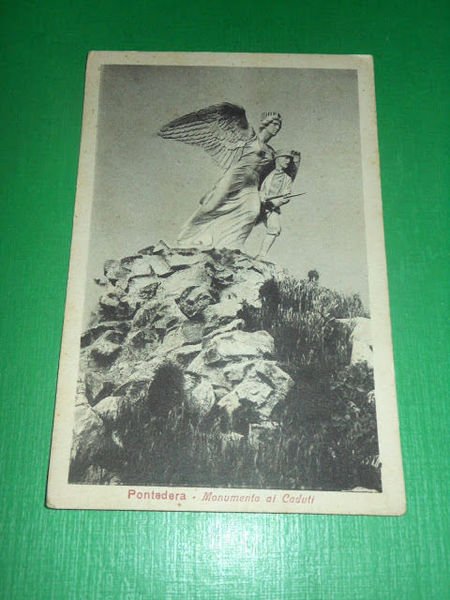 Cartolina Pontedera - Monumento ai Caduti 1943.