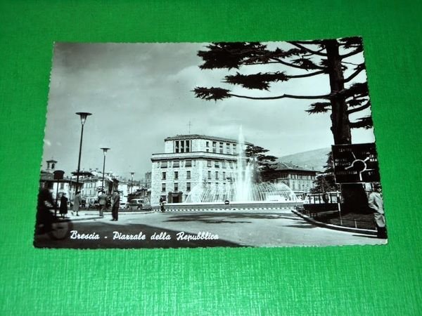 Cartolina Brescia - Piazzale della Repubblica 1958.