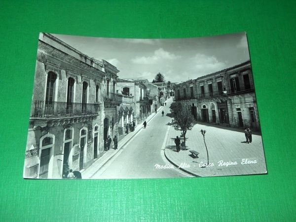 Cartolina Modica Alta - Corso Regina Elena 1951.