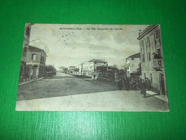 Cartolina Montebelluna - Via Vittorio Emanuele da Guarda 1919.
