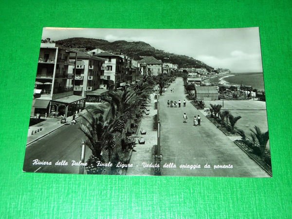 Cartolina Finale Ligure - Veduta della spiaggia da ponente 1955 …