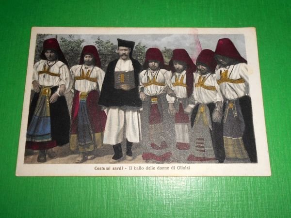 Cartolina Costumi sardi - Il ballo delle donne di Ollolai …
