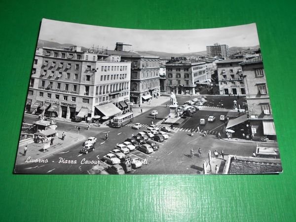 Cartolina Livorno - Piazza Cavour e Via Ricasoli 1964.