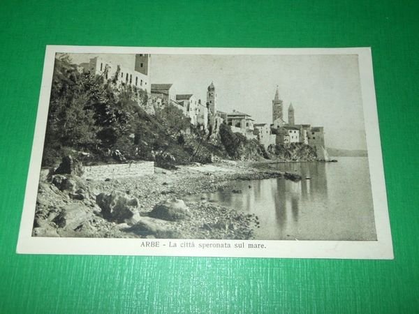 Cartolina Arbe - La città speronata sul mare 1930 ca.