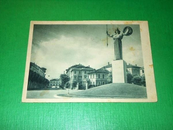 Cartolina Pavia - La Minerva e viale della Stazione 1940.