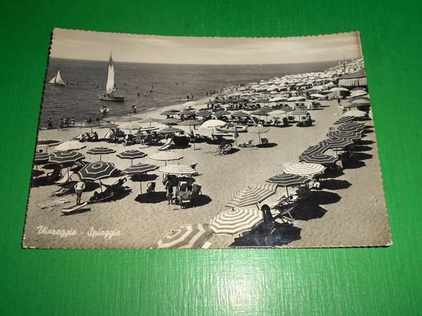 Cartolina Viareggio - Spiaggia 1953.