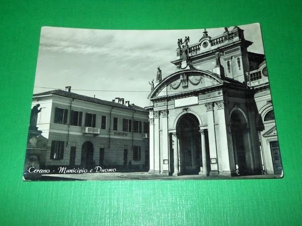Cartolina Cerano ( Novara ) - Municipio e Duomo 1956.