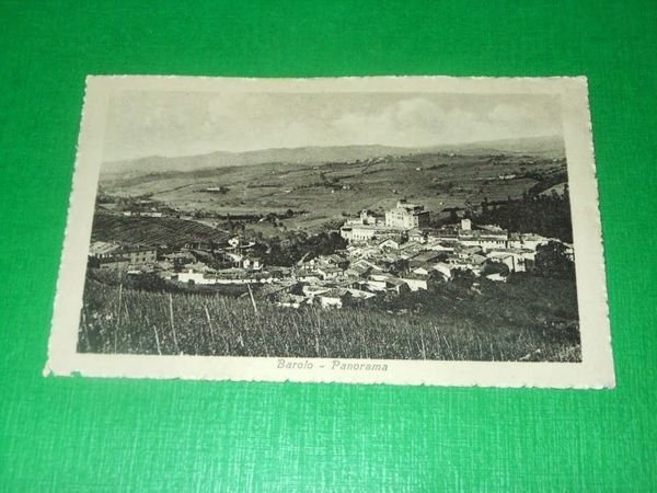 Cartolina Barolo - Panorama generale 1930 ca .
