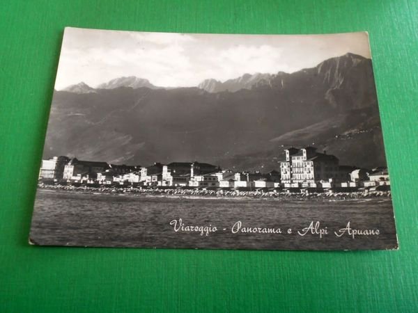 Cartolina Viareggio - Panorama e Alpi Apuane 1958.
