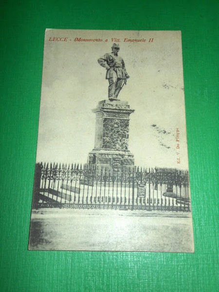 Cartolina Lecce - Monumento a Vittorio Emanue II 1903.
