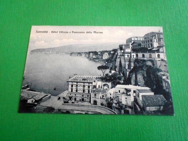 Cartolina Sorrento - Hotel Vittoria e Panorama della Marina 1930 …