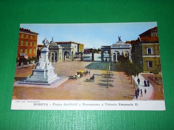 Cartolina Modena - Piazza Garibaldi e Monumento a Vittorio Emanuele …