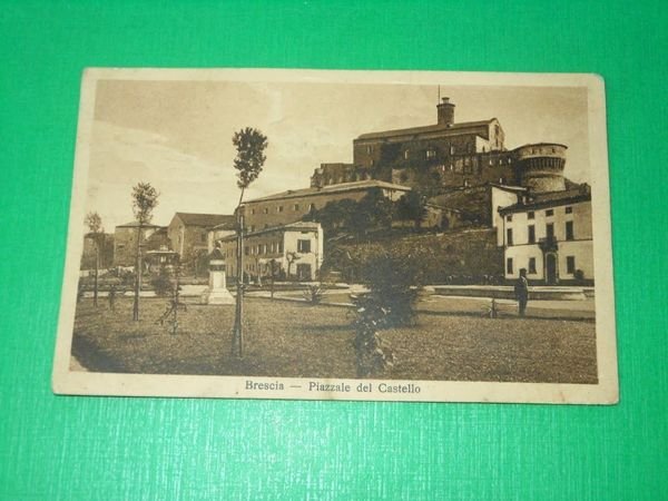 Cartolina Brescia - Piazzale del Castello 1925.